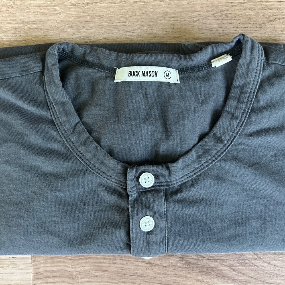 Buck Mason Mens Henley Shirt M Mens Charcoal Cotton Long Sleeve Curved Hem - Picture 9 of 9
